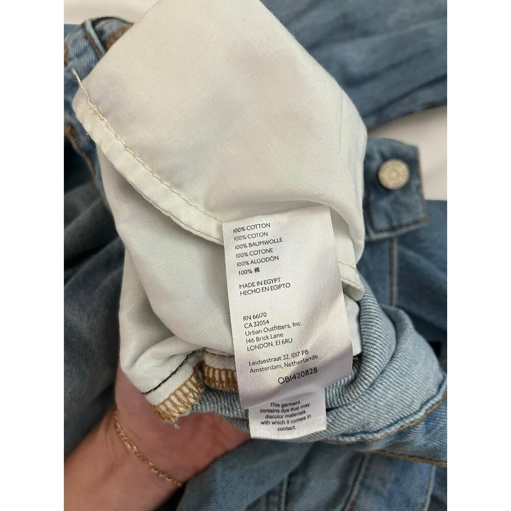 BDG Skater Baggy Jean Y2K Grunge Distressed Light Wash Cuffed Denim Size 27 - Picture 9 of 9